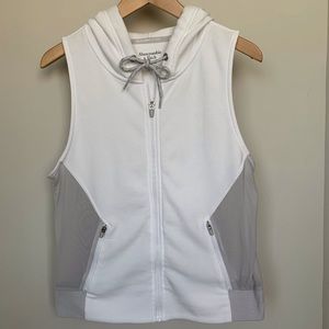 White Vest With Hoodie & Mesh| Abercrombie & Fitch